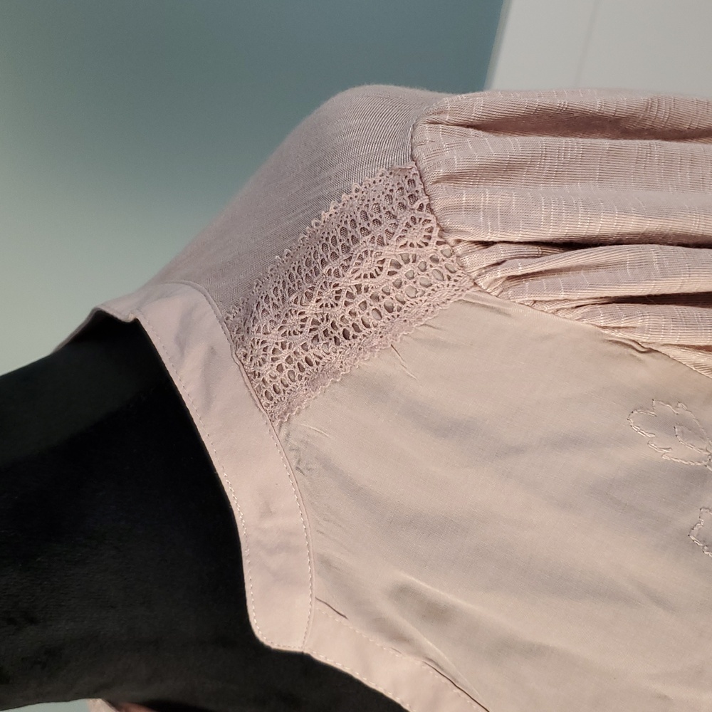 Democracy Embroidered Rayon Button Front Top S Blush Pink - Picture 3 of 12
